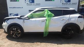Salvage car Peugeot 2008 2008 (UD/UK/UR/US/UX), MPV, 2019 1.2 VTi 12V PureTech 130 2022/1