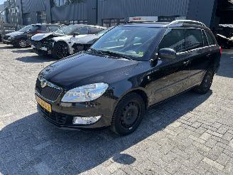 Voiture accidenté Skoda Fabia COMBI 1.2 TSI AMBITION 2012/2
