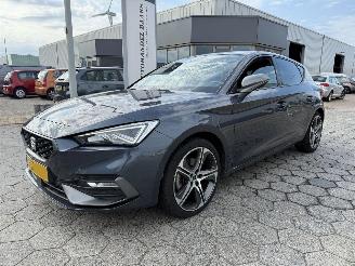 Vaurioauto  passenger cars Seat Leon 1.0 TSI FR Launch Edition 2020/10