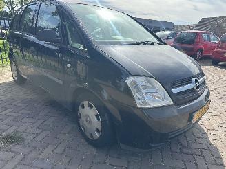Vaurioauto  passenger cars Opel Meriva 1.6 Essential 2003/1