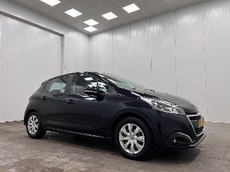 škoda osobní automobily Peugeot 208 1.2 PureTech 5-drs Navi Airco 2017/10