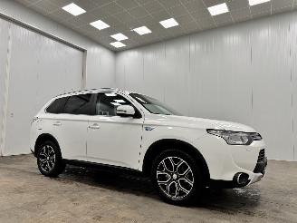 Vaurioauto  passenger cars Mitsubishi Outlander 2.0 PHEV 4WD Limited Edition X-Line Navi Clima 2015/5