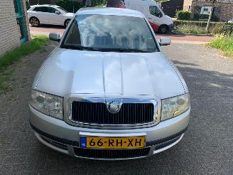 Voiture accidenté Skoda Superb  2005/4