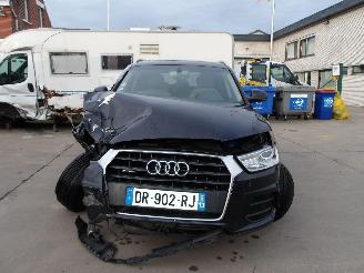 Vaurioauto  passenger cars Audi Q3 2..0  QUATRO 2015/5