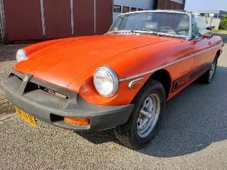 Damaged car MG B TOURER, CABRIOLET, SCHUURVONDST 1979/2