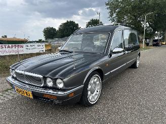 Daimler Sovereign XJ 4.0I X3000 HEARSE / LIJKWAGEN / BEGRAFENISAUTO / UITVAARTAUTO picture 45