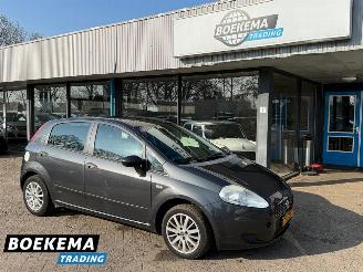 Vaurioauto  passenger cars Fiat Grande Punto 1.2 Active Airco Elektrische ramen 2008/4