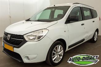 skadebil auto Dacia Lodgy 1.3 TCe Comfort 7p. Motorschade 2019/10