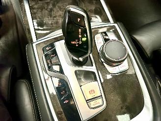 BMW 7-serie 730d xDrive 265pk aut + f1 High Exe M-Ed - nap - schuifdak - hud - softclose - 360 cam - harman/kardon - luchtvering picture 46