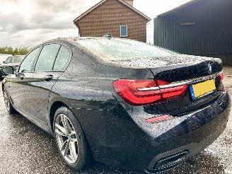 BMW 7-serie 730d xDrive 265pk aut + f1 High Exe M-Ed - nap - schuifdak - hud - softclose - 360 cam - harman/kardon - luchtvering picture 5